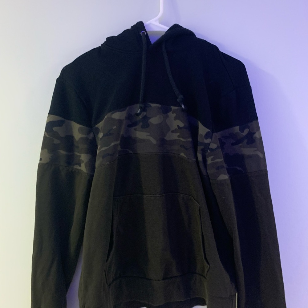 Camo sweatshirt